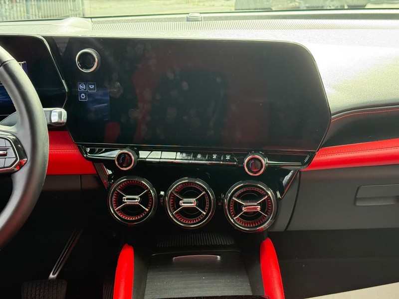 Chevrolet Blazer EV Vehicle Full-screen Gallery Image 14