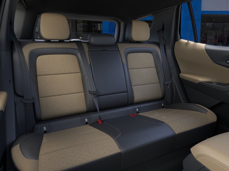 Chevrolet Equinox Vehicle Full-screen Gallery Image 17