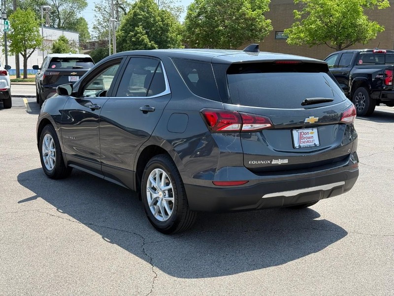 Chevrolet Equinox Vehicle Full-screen Gallery Image 6