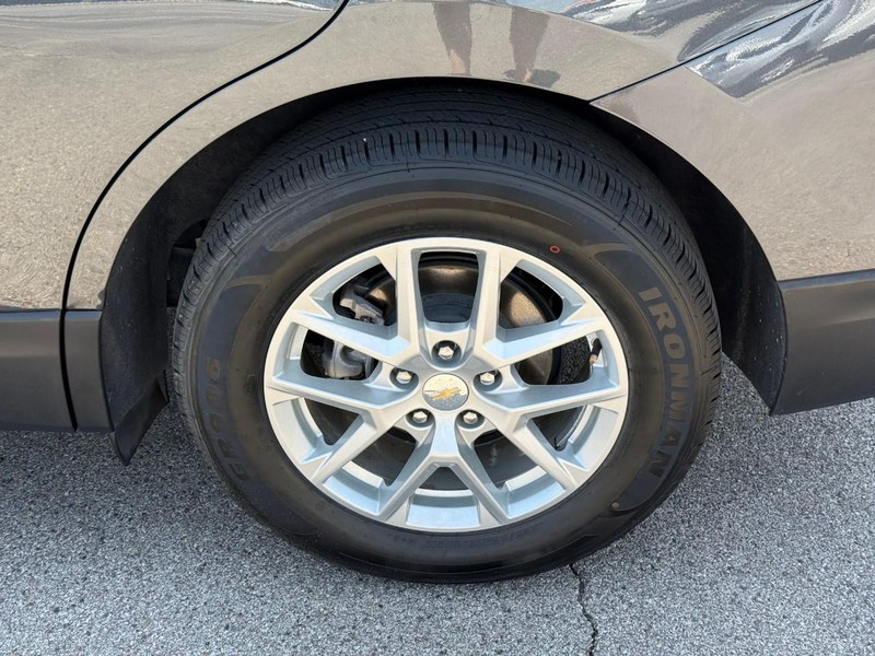 Chevrolet Equinox Vehicle Full-screen Gallery Image 7