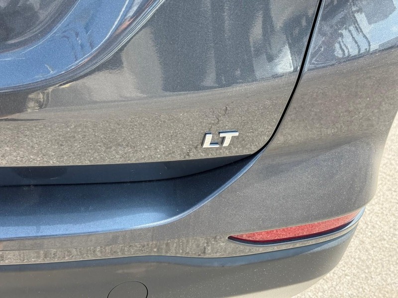 Chevrolet Equinox Vehicle Full-screen Gallery Image 8