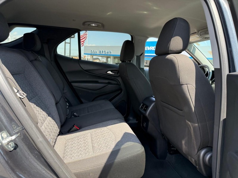 Chevrolet Equinox Vehicle Full-screen Gallery Image 15