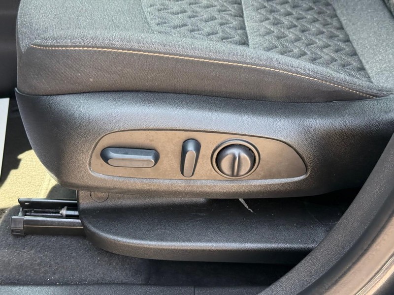 Chevrolet Equinox Vehicle Full-screen Gallery Image 22