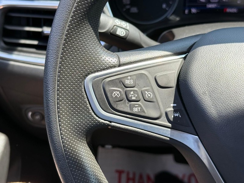 Chevrolet Equinox Vehicle Full-screen Gallery Image 23