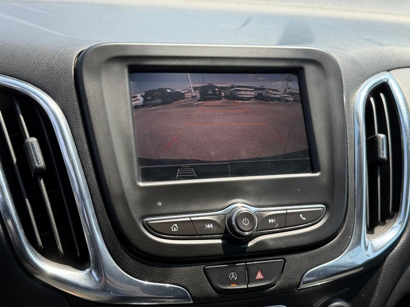 Chevrolet Equinox Vehicle Full-screen Gallery Image 26