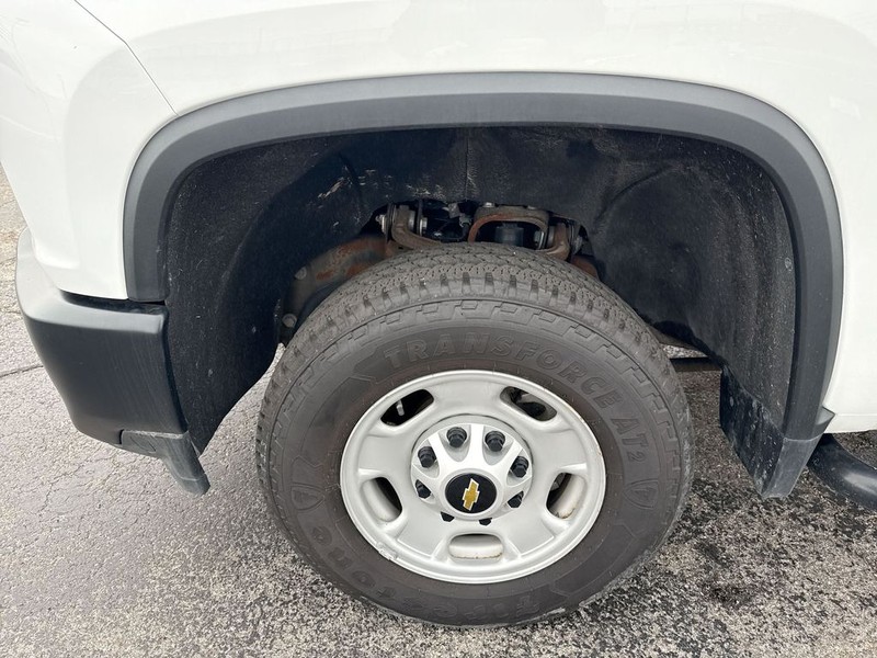 Chevrolet Silverado 2500HD Vehicle Full-screen Gallery Image 33