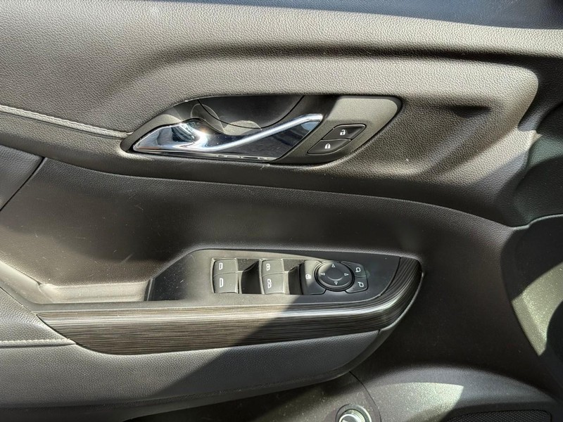 GMC Acadia Vehicle Full-screen Gallery Image 22