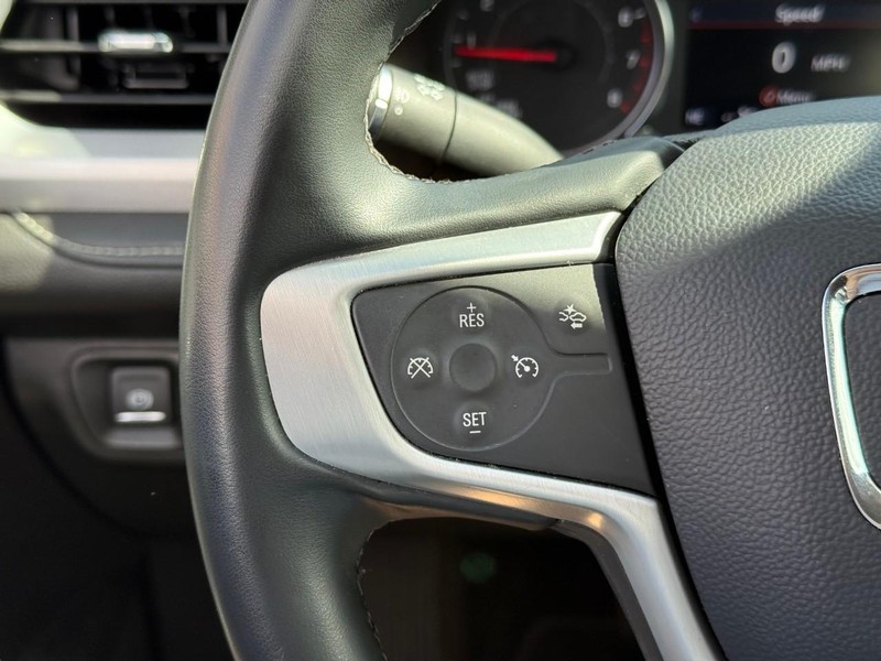 GMC Acadia Vehicle Full-screen Gallery Image 25