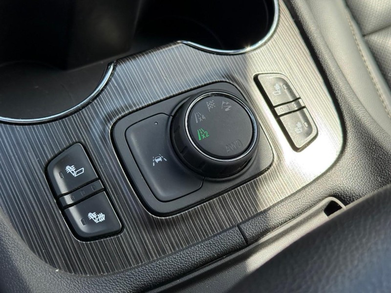 GMC Acadia Vehicle Full-screen Gallery Image 28