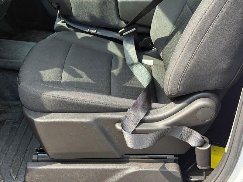 Chevrolet Silverado 3500HD CC Vehicle Full-screen Gallery Image 9