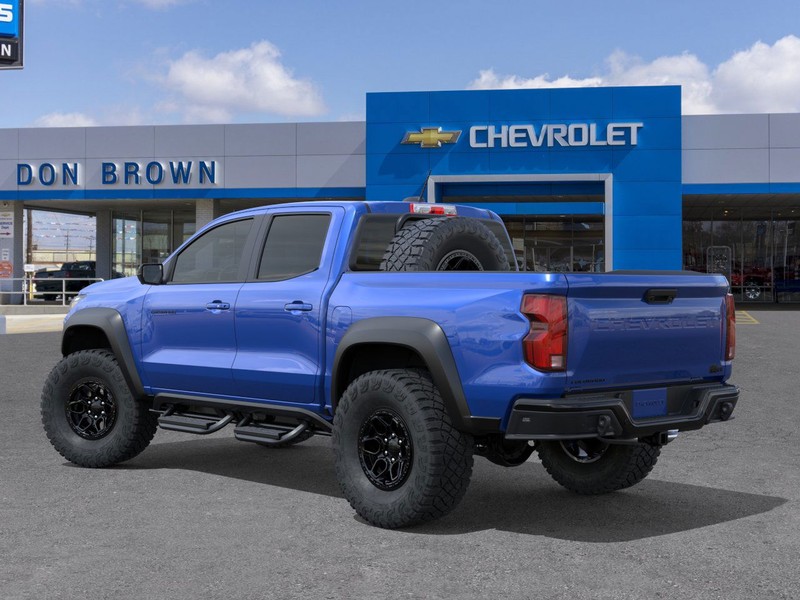Chevrolet Colorado Vehicle Full-screen Gallery Image 3