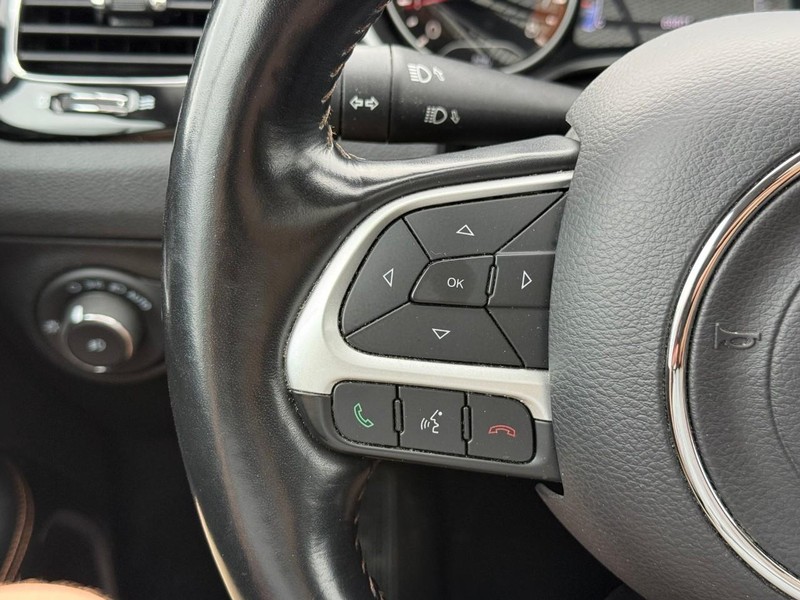 Jeep Compass Vehicle Full-screen Gallery Image 26