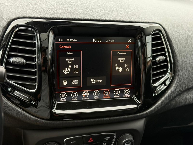 Jeep Compass Vehicle Full-screen Gallery Image 29