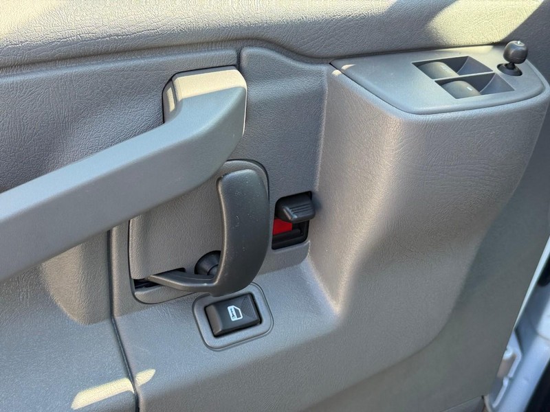 Chevrolet Express Cargo Van Vehicle Full-screen Gallery Image 8
