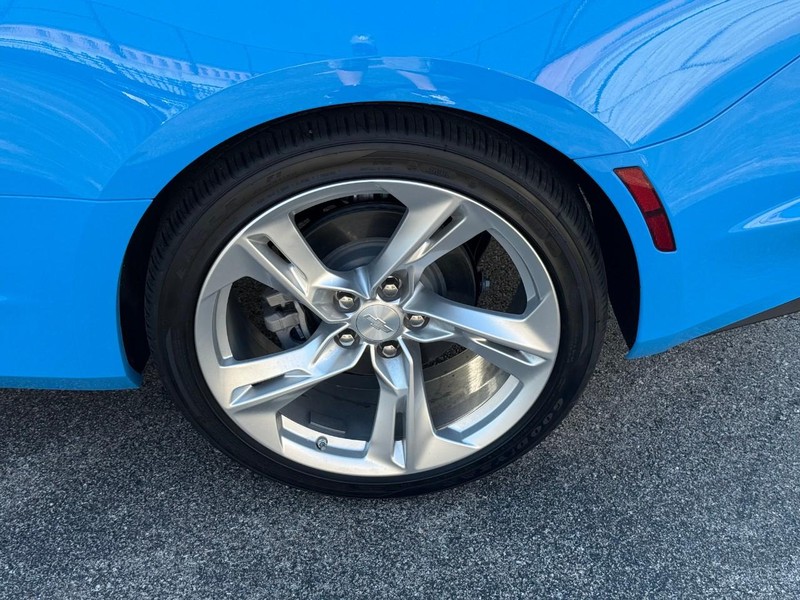 Chevrolet Camaro Vehicle Full-screen Gallery Image 7