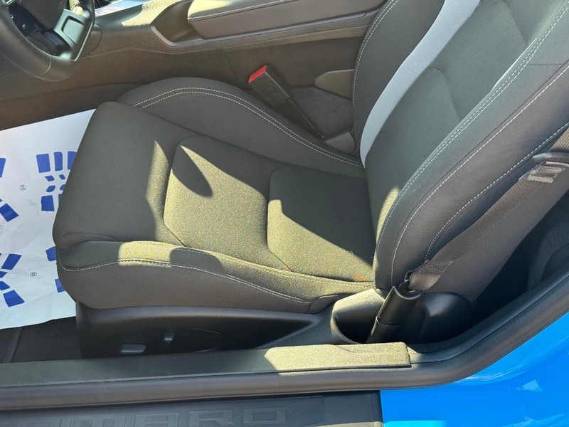 Chevrolet Camaro Vehicle Full-screen Gallery Image 20