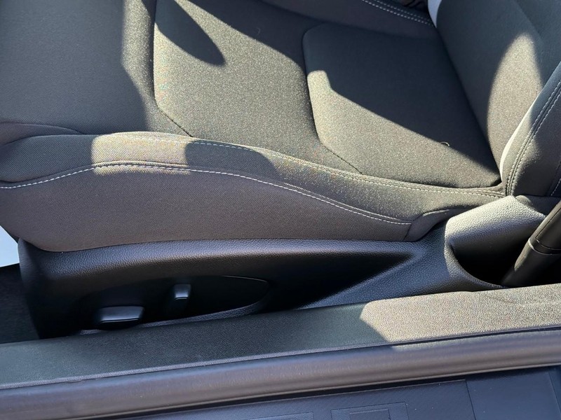 Chevrolet Camaro Vehicle Full-screen Gallery Image 21