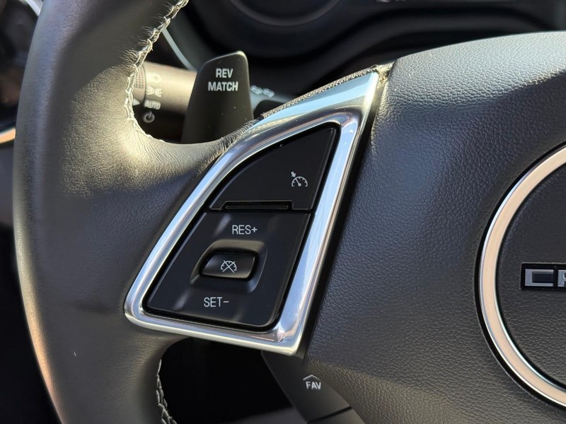 Chevrolet Camaro Vehicle Full-screen Gallery Image 22