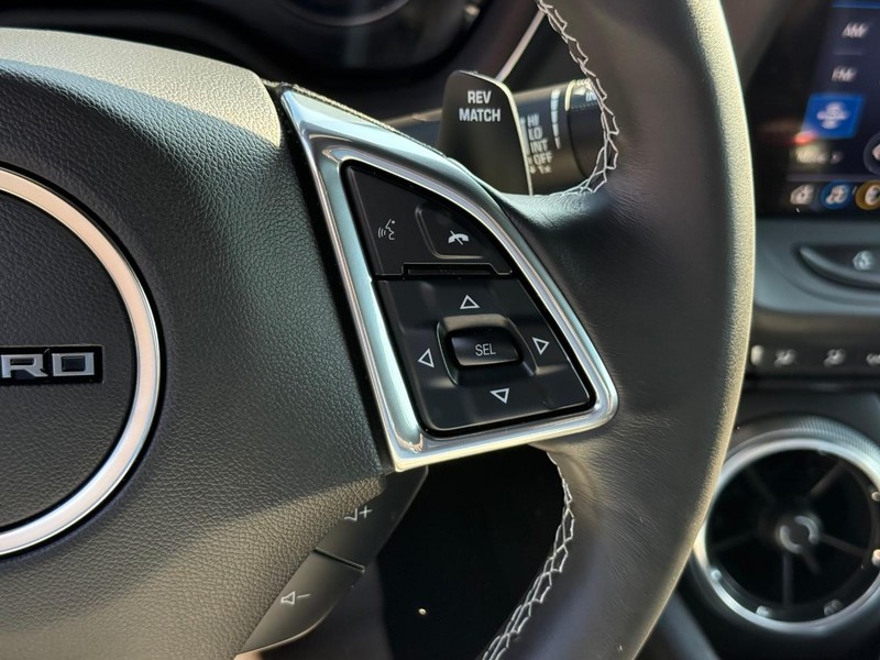 Chevrolet Camaro Vehicle Full-screen Gallery Image 23