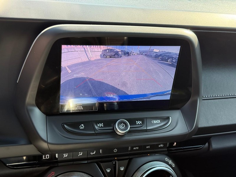 Chevrolet Camaro Vehicle Full-screen Gallery Image 27