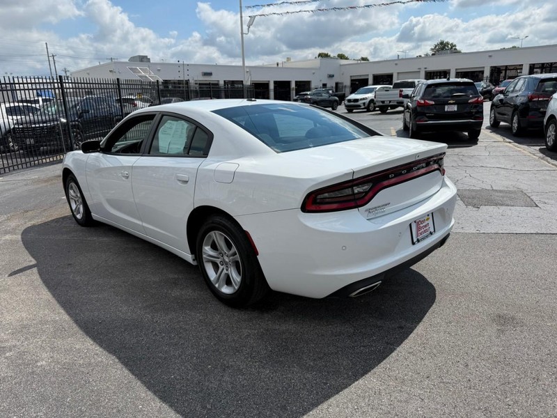 Dodge Charger Vehicle Full-screen Gallery Image 6