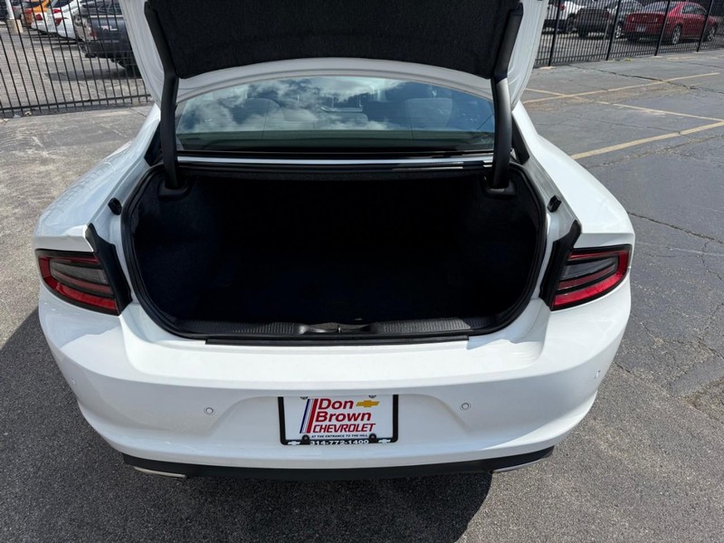 Dodge Charger Vehicle Full-screen Gallery Image 8