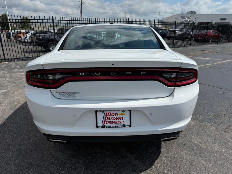 Dodge Charger Vehicle Full-screen Gallery Image 10