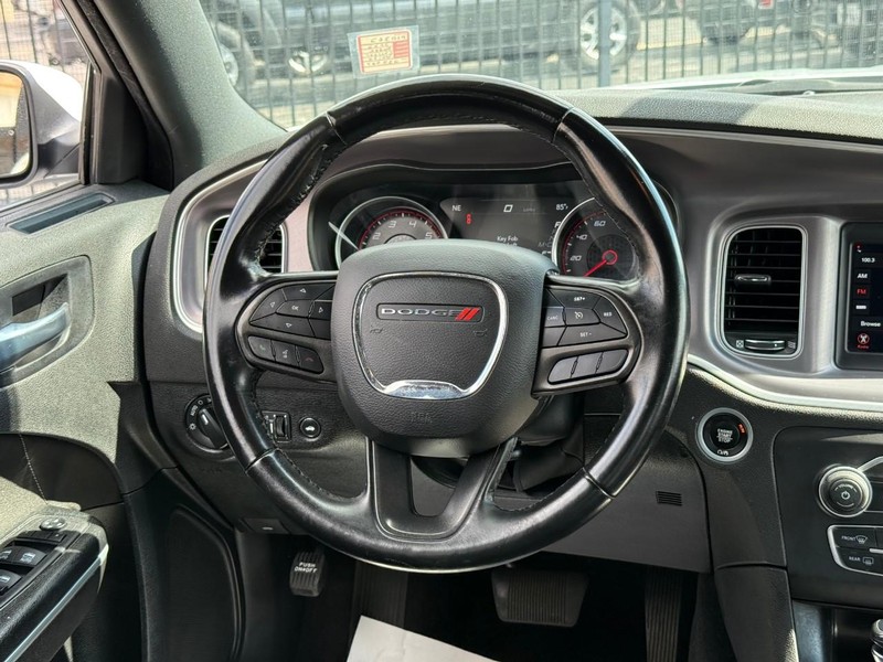 Dodge Charger Vehicle Full-screen Gallery Image 20