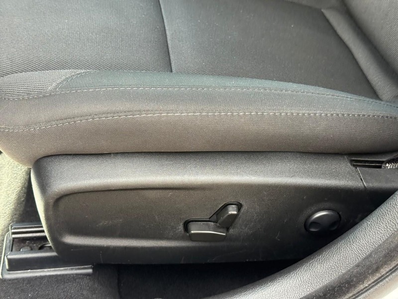 Dodge Charger Vehicle Full-screen Gallery Image 25