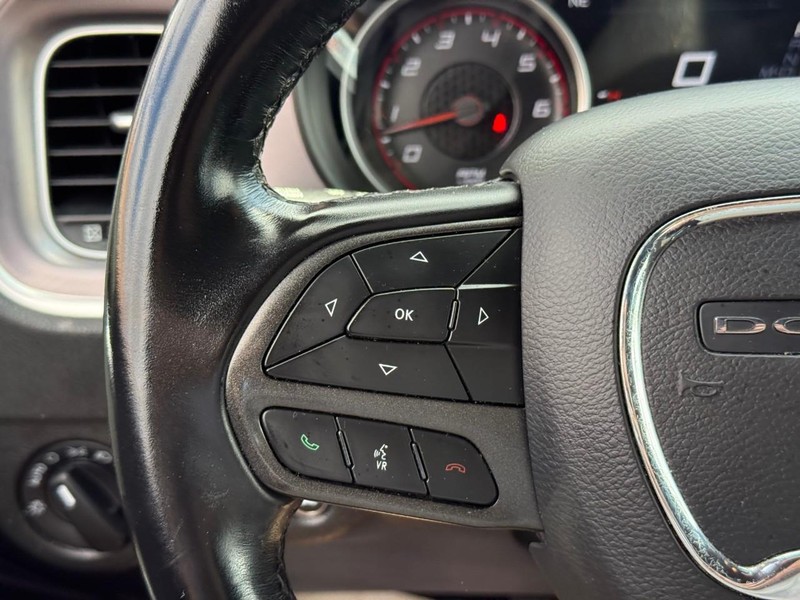 Dodge Charger Vehicle Full-screen Gallery Image 26