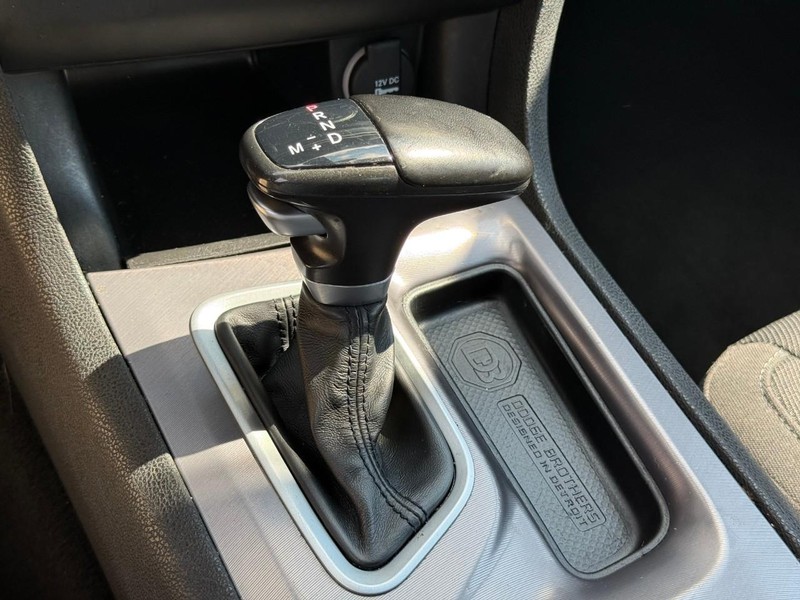 Dodge Charger Vehicle Full-screen Gallery Image 29