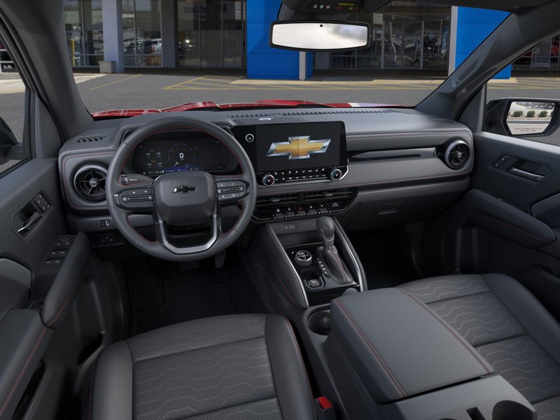 Chevrolet Colorado Vehicle Full-screen Gallery Image 15