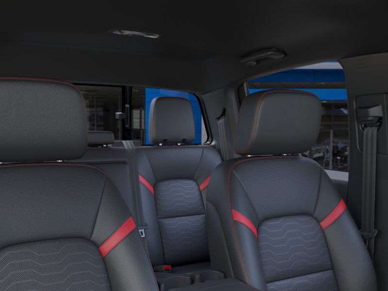 Chevrolet Colorado Vehicle Full-screen Gallery Image 24