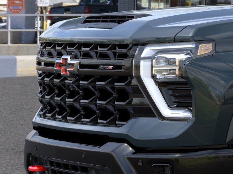 Chevrolet Silverado 2500HD Vehicle Full-screen Gallery Image 13