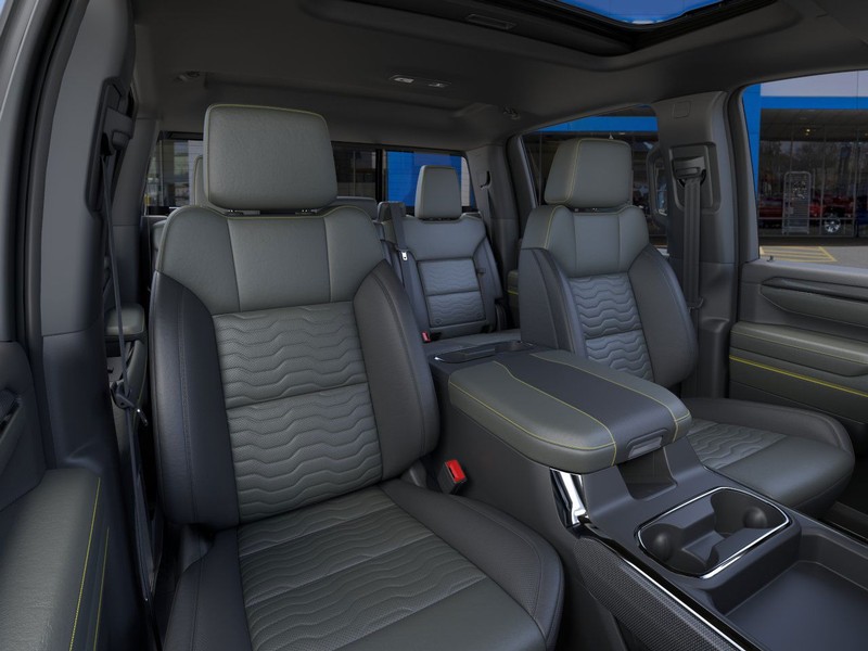 Chevrolet Silverado 2500HD Vehicle Full-screen Gallery Image 16