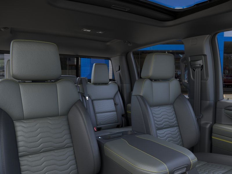 Chevrolet Silverado 2500HD Vehicle Full-screen Gallery Image 24