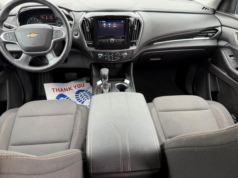Chevrolet Traverse Vehicle Full-screen Gallery Image 15