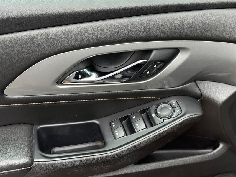 Chevrolet Traverse Vehicle Full-screen Gallery Image 20