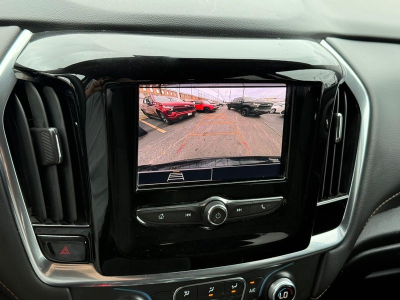 Chevrolet Traverse Vehicle Full-screen Gallery Image 27
