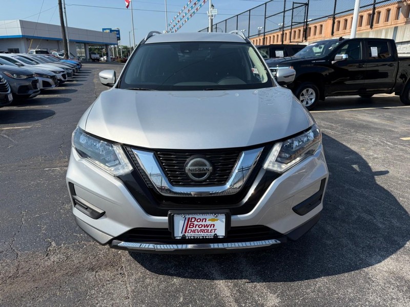 Nissan Rogue Vehicle Full-screen Gallery Image 14