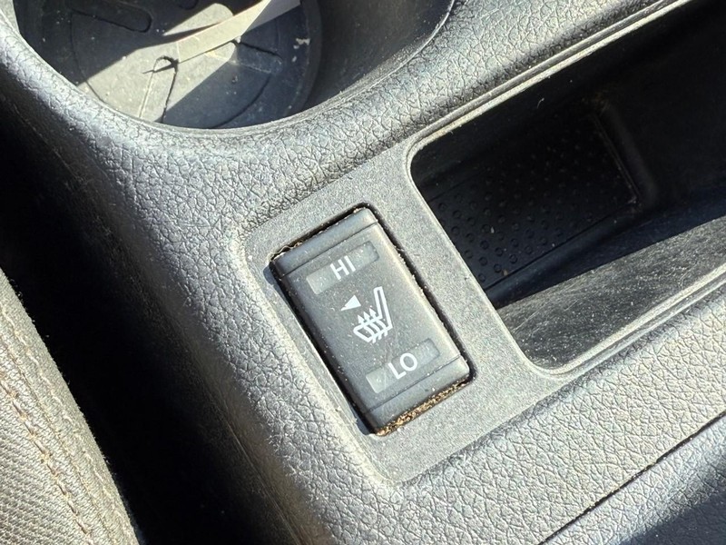 Nissan Rogue Vehicle Full-screen Gallery Image 28