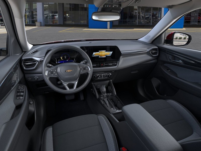 Chevrolet Trailblazer Vehicle Full-screen Gallery Image 15