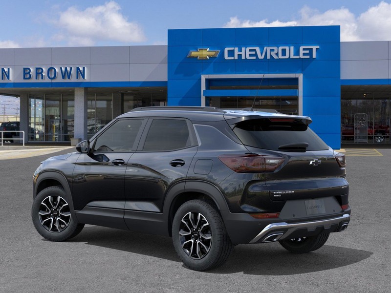 Chevrolet Trailblazer Vehicle Full-screen Gallery Image 3