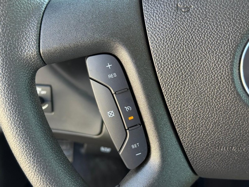 Chevrolet Express Cargo Van Vehicle Full-screen Gallery Image 10