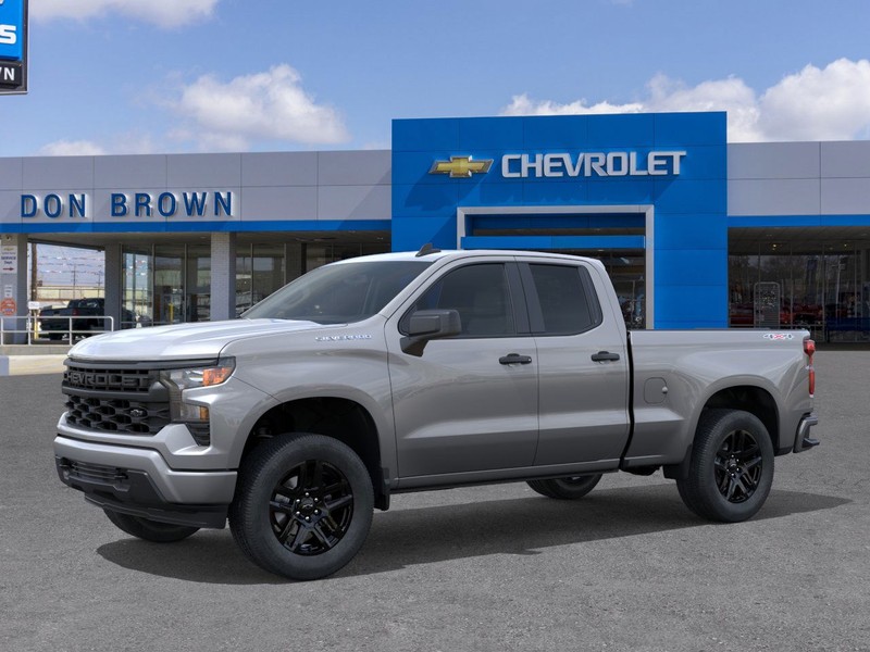 Chevrolet Silverado 1500 Vehicle Full-screen Gallery Image 2