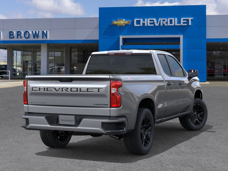 Chevrolet Silverado 1500 Vehicle Full-screen Gallery Image 4