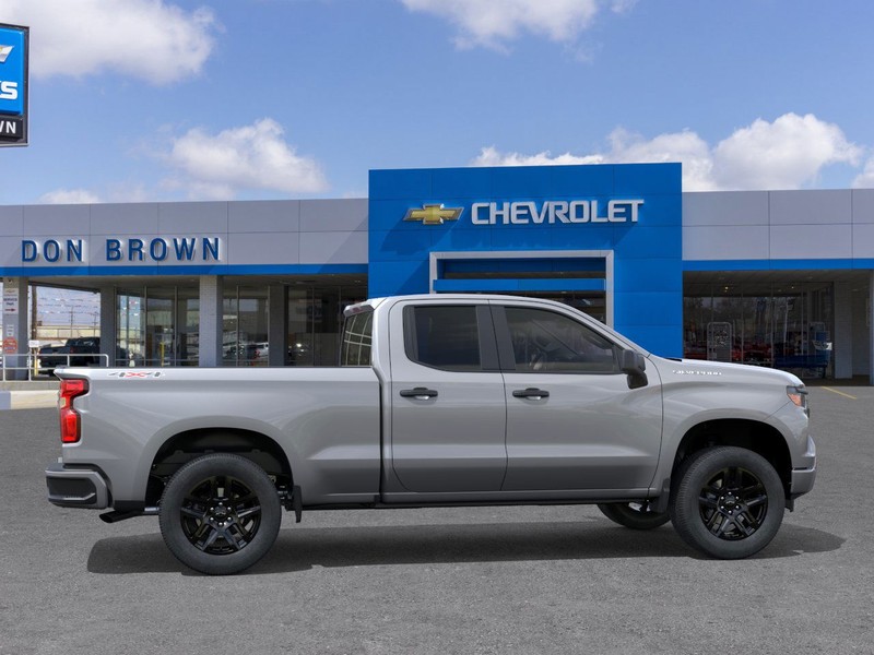 Chevrolet Silverado 1500 Vehicle Full-screen Gallery Image 5