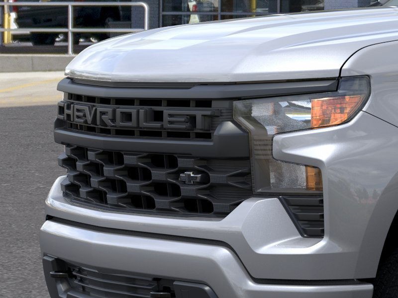 Chevrolet Silverado 1500 Vehicle Full-screen Gallery Image 13