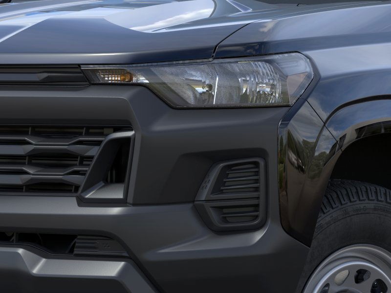 Chevrolet Colorado Vehicle Full-screen Gallery Image 10