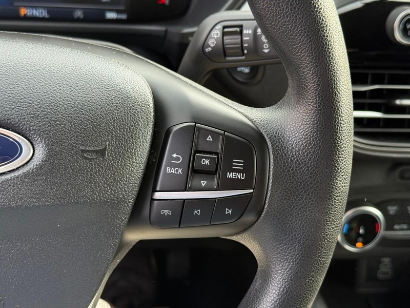 Ford Escape Vehicle Full-screen Gallery Image 26